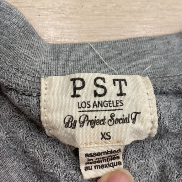 Urban Outfitters Project Social T - Waffle Long Sleve - XS - Picture 3 of 5